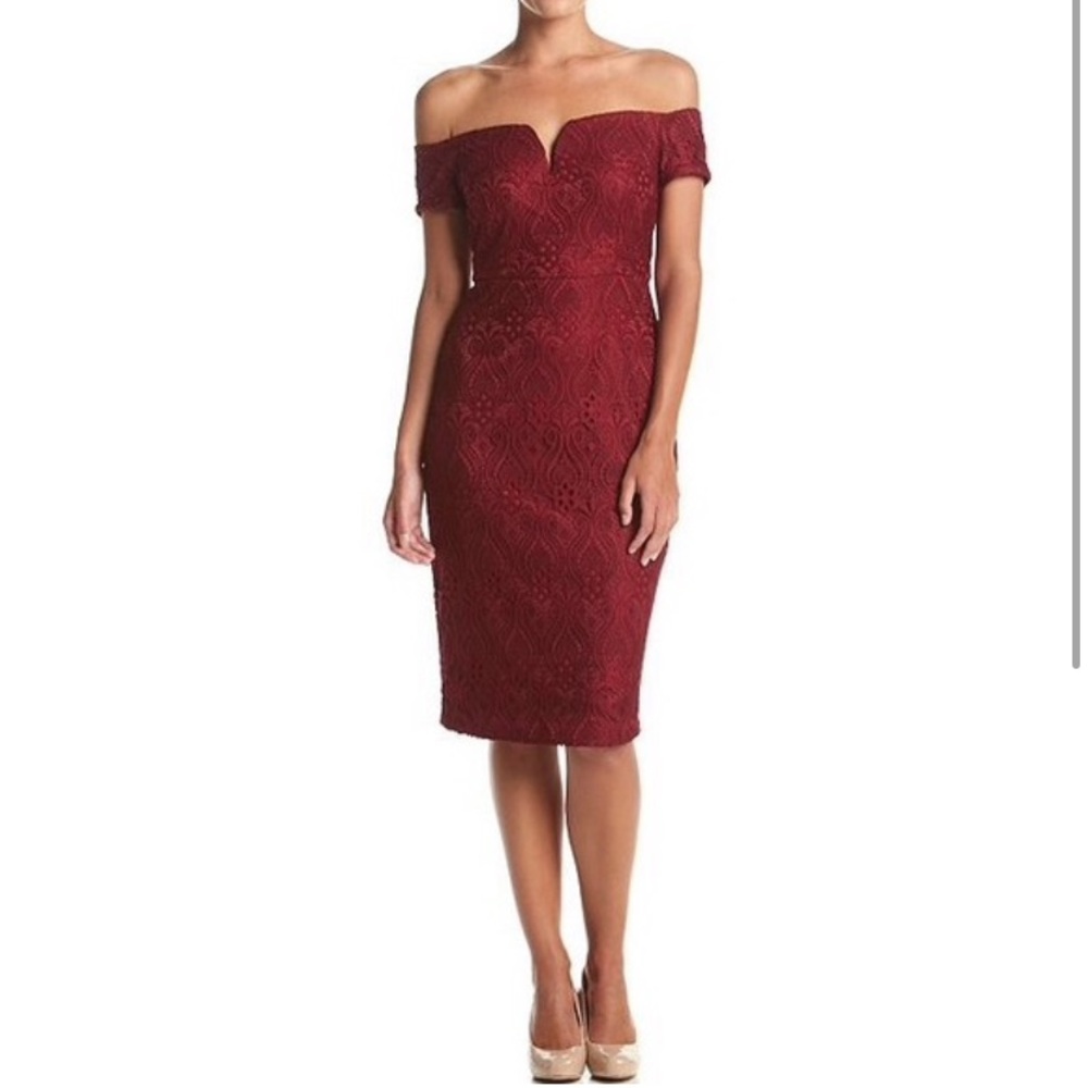 💋GUESS Off the Shoulder
Lace Dress